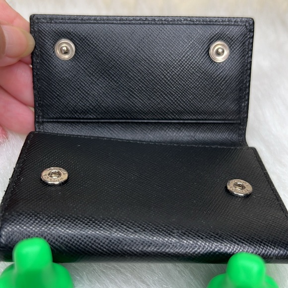 Prada 6 Key Holder - Picture 9 of 14